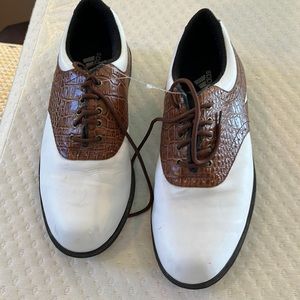 Mens Adidas golf shoes, size 81/2,excellent condition